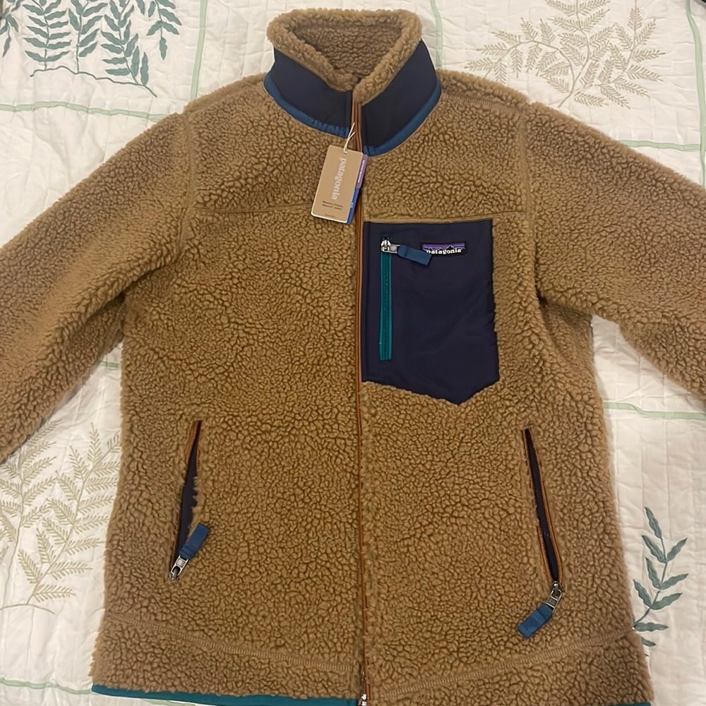 NWT Patagonia women’s fleece size M, full zip, nut brown/borealis green